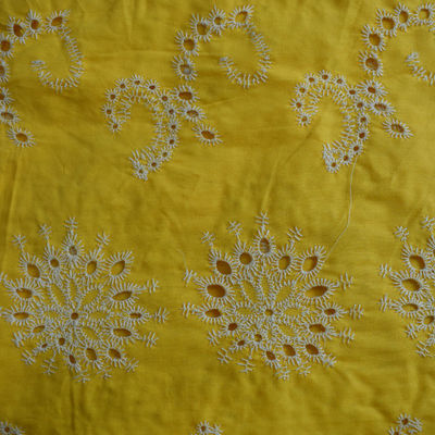Materia textil bordada blanca de la ropa de la tela de algodón del color sólido de vestidos de la suavidad