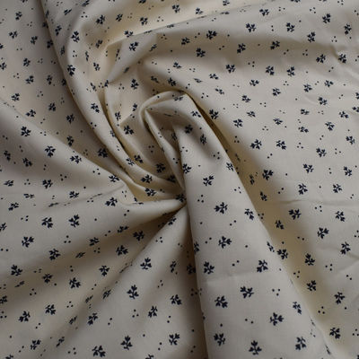 Imprimiendo la tela de algodón blanca del llano de Lycra 115gsm ignífuga