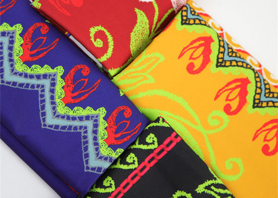 El poliéster grande de la flor imprimió la tela para los accesorios de la decoración