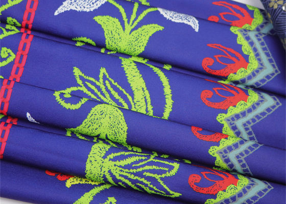 El poliéster grande de la flor imprimió la tela para los accesorios de la decoración