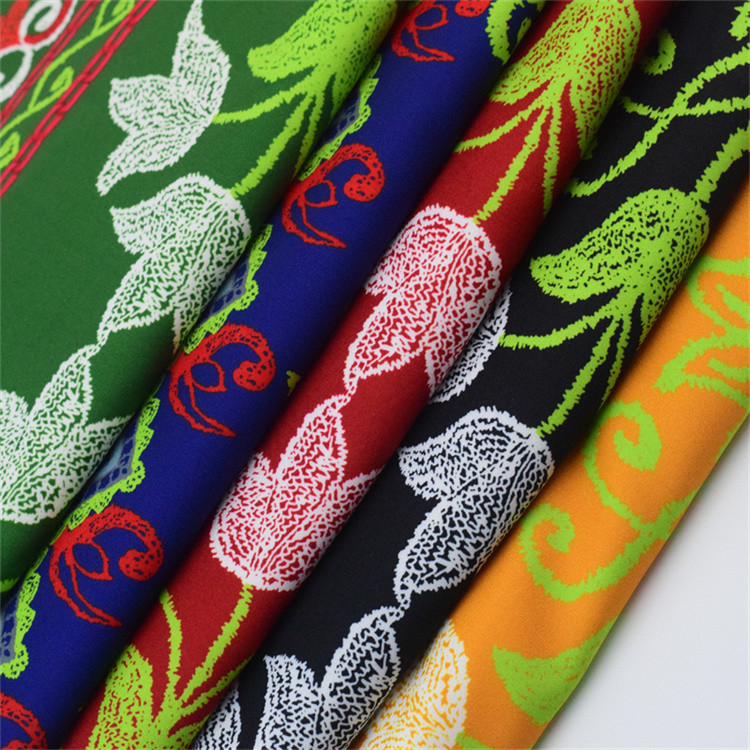 Tela floral el 148Cm de la venta de la diversa de los colores 100%Polyester Digitaces de la moda impresión caliente del paño para el vestido